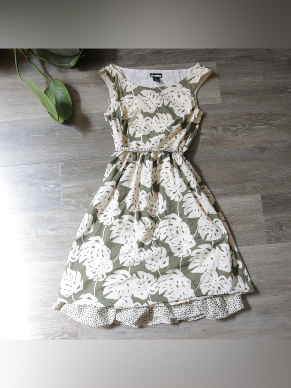 Monstera leaf green and cream a-line dress